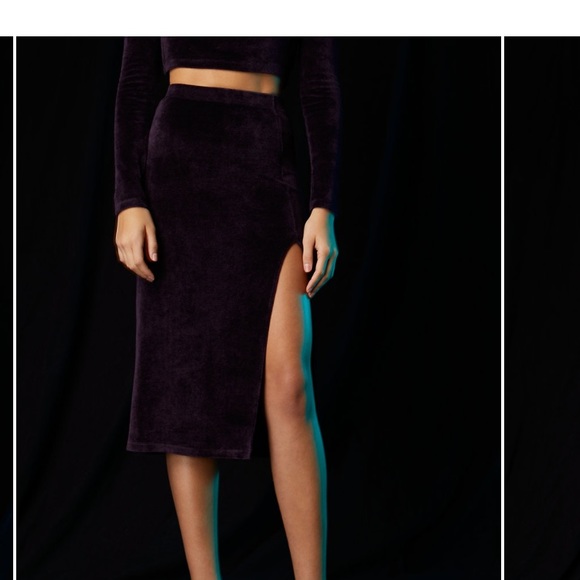 Velvet skirt with slit - Picture 5 of 6